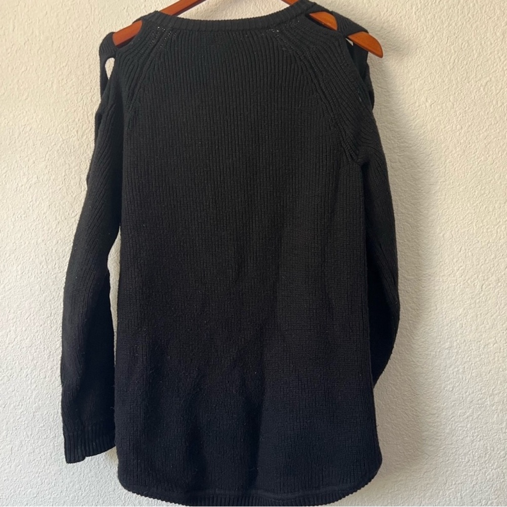 Milly Crisscross open long sleeve V- Neck Sweater M. - Picture 5 of 9